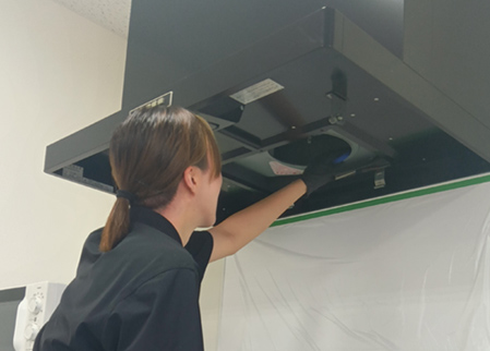 キッチンの油汚れ、もう悩まない！ プロのハウスクリーニングで、毎日がもっと快適に